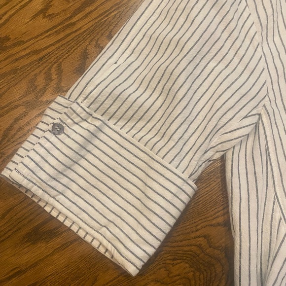 Umgee Tunic Top Frayed Women’s Size Small - White with Light Blue Stripe - Picture 2 of 14